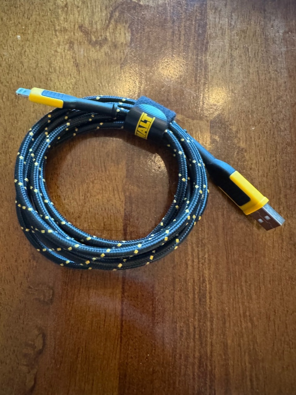 DeWalt Charging Cable Lightning to USB Cable 6 Ft